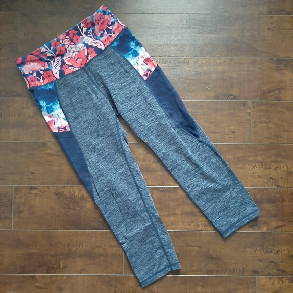 Nanette Lepore Play Floral Cropped Leggings Small - Picture 1 of 10